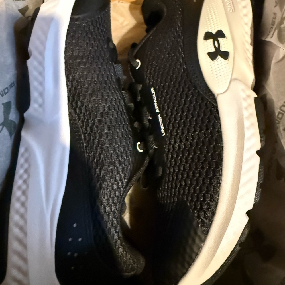 Under Armour Dynamic Select Black and White Shoes
